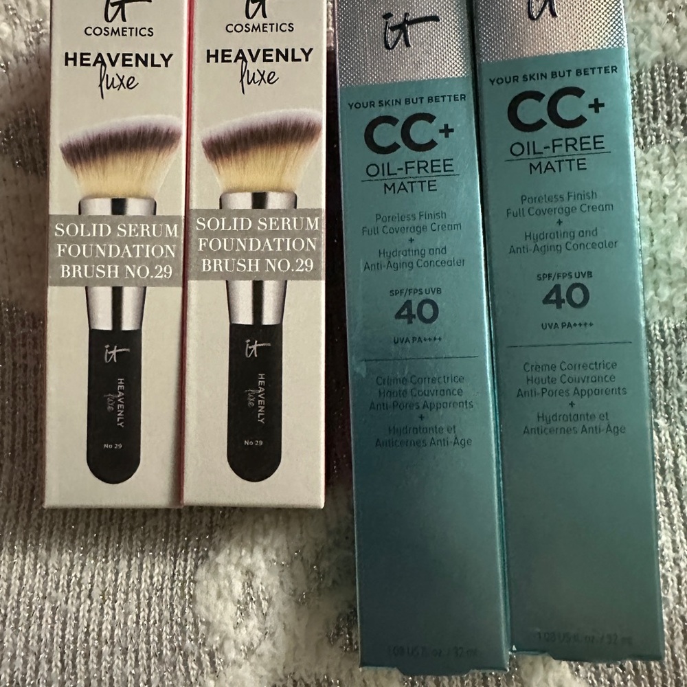 IT Cosmetics Heavenly Luxe Brush and CC+ Cream Set - Black and Blue
